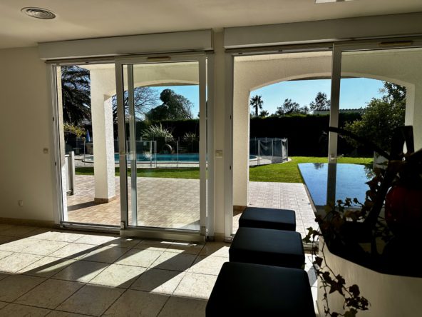 photo_67f59c88ac9594be69a567829465aa28