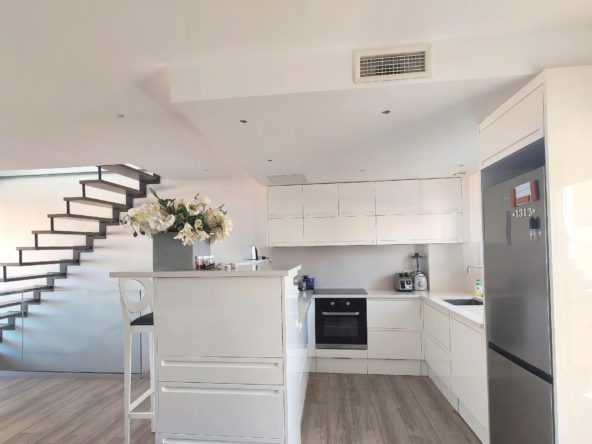 photo_608b43296f418c20a52268e3d3959906